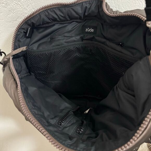 Zūda Bronze Metallic Quilted Nylon Crossbody Carryall Bag - Picture 6 of 8